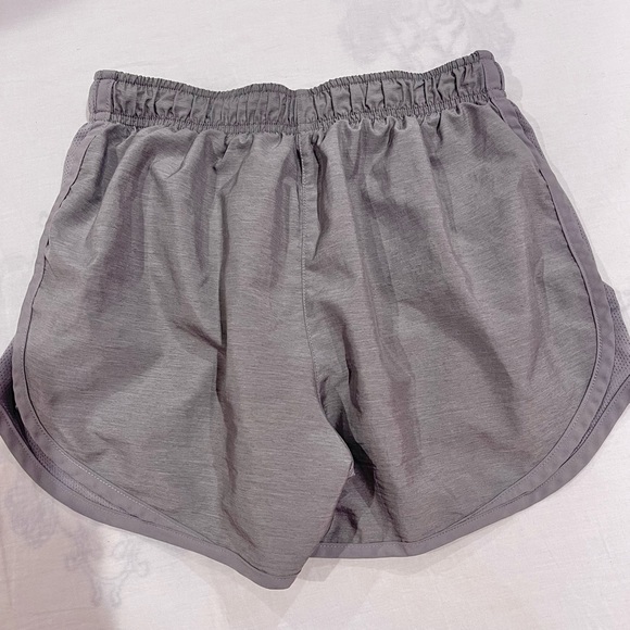 Nike Women's Tempo Running Shorts - Picture 2 of 3